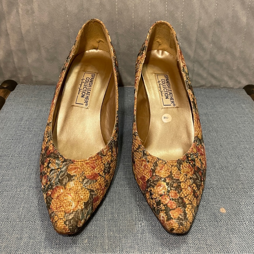 Spanish Retro Pumps
